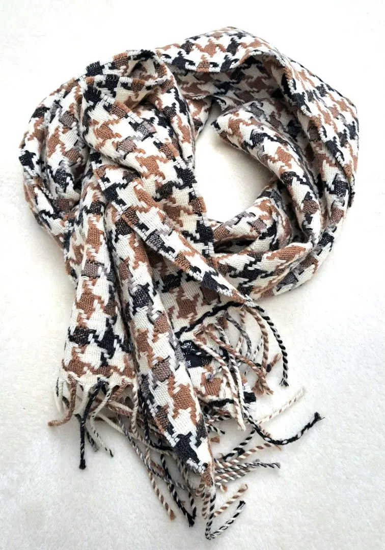 美品　ドイツ製　ウール100%マフラー　ハウンドトゥースパターン 　ユニセックス