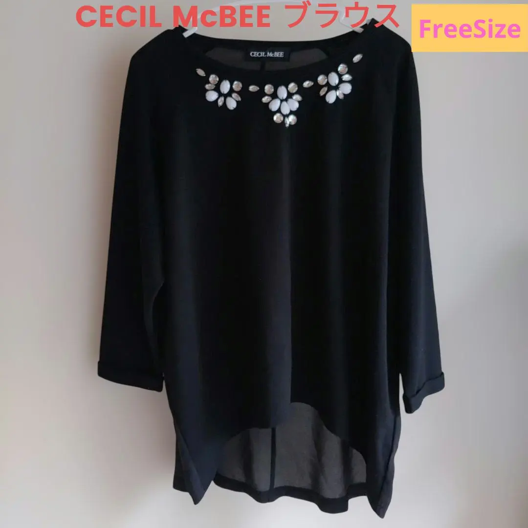 美品✨CECIL McBEE ビジュー付き ブラック 五分袖 トップス　Ｆ