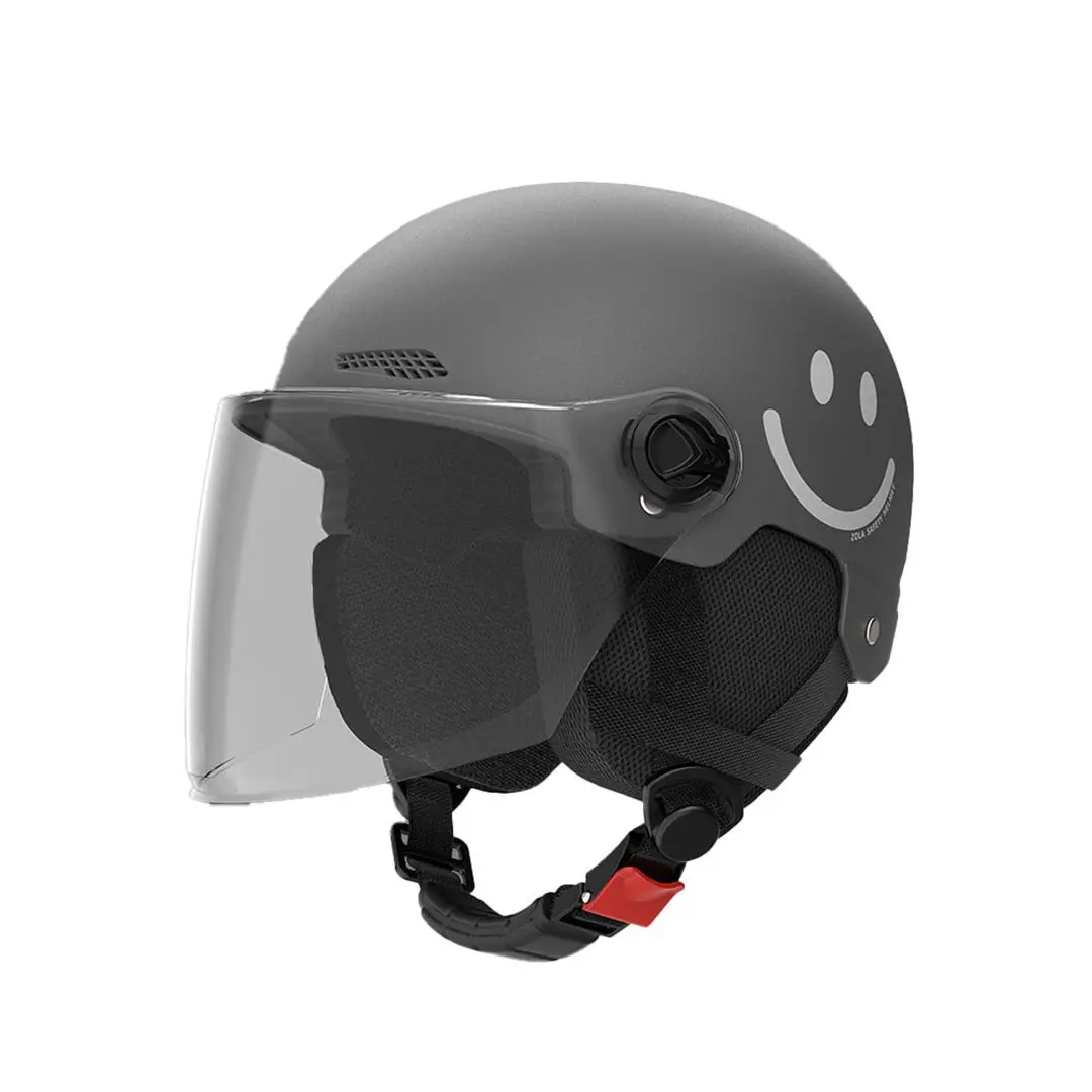 美品✨自転車　バイク　ヘルメット イヤーカバー付　軽量 耐衝撃性 透明シールド付