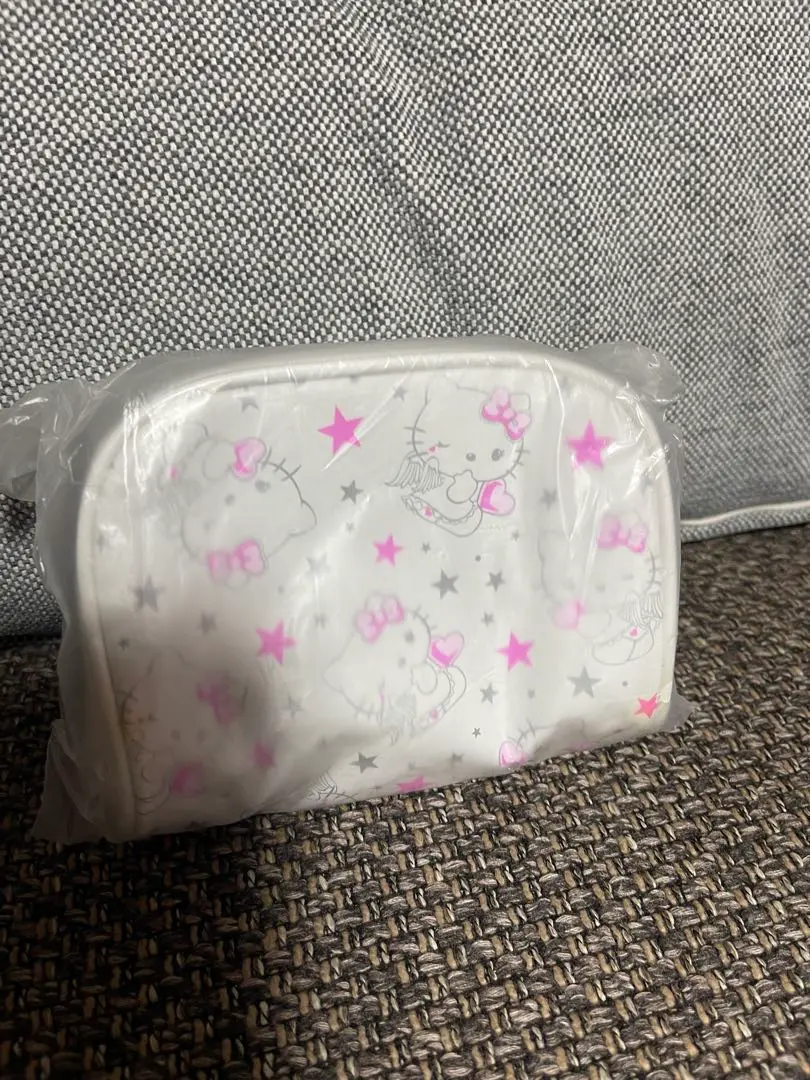 ハローキティ天使　ポーチさらに、お値下げ中です。