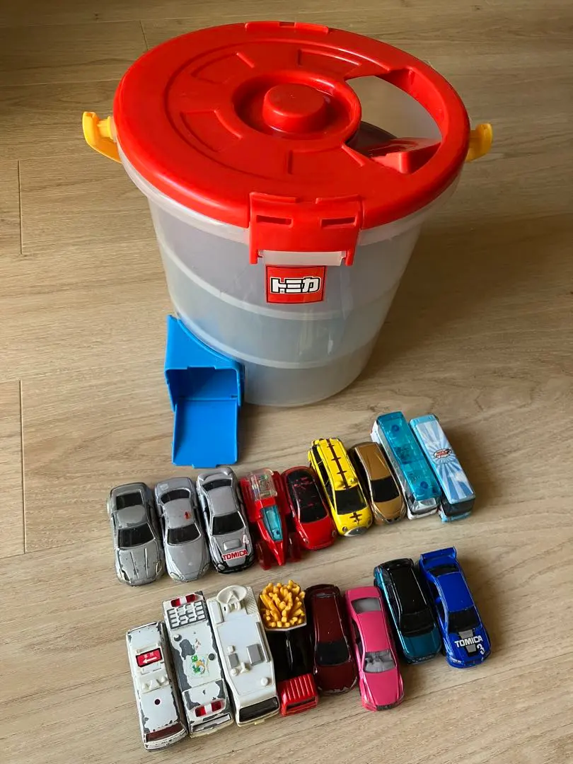 トミカ 収納バケツとミニカー17台セット