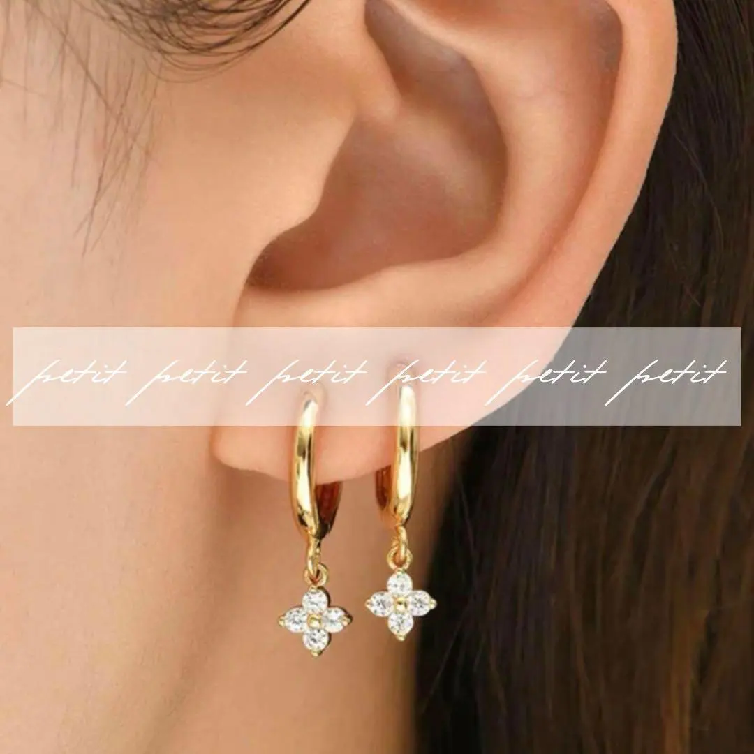 【新品未使用】四葉 クローバー ピアス おしゃれ かわいい ゴールド シルバー