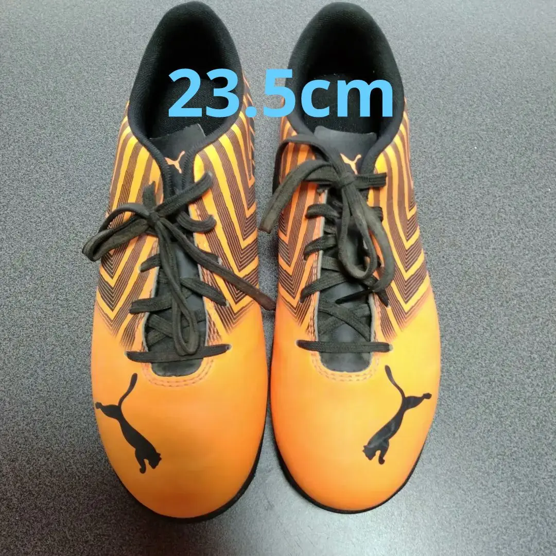 PUMA 　プーマ　サッカーシューズ 　トレーニングシューズ　23.5cm