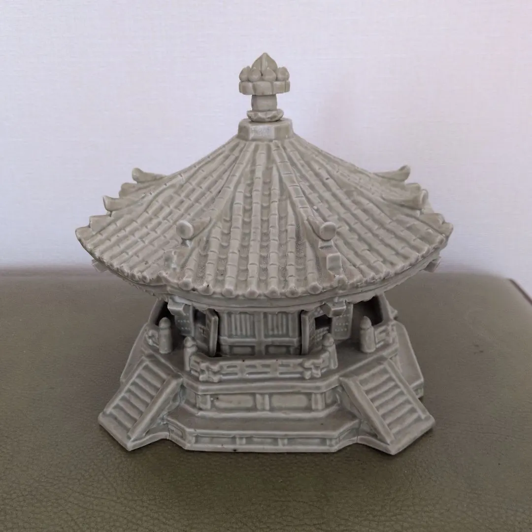 法隆寺 夢殿　置物