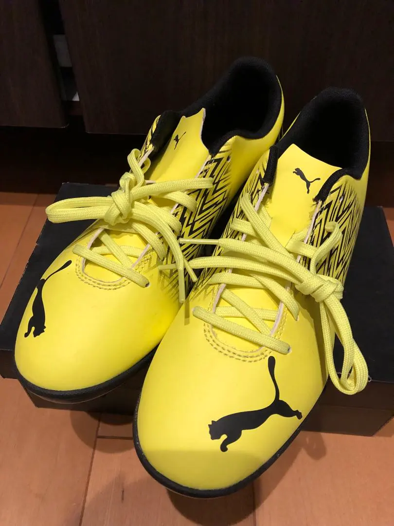 PUMA イエロー トレーニングシューズ