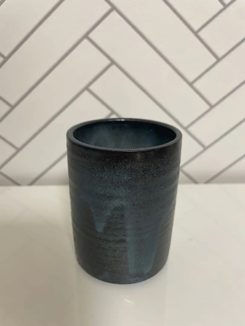 陶器の湯のみ