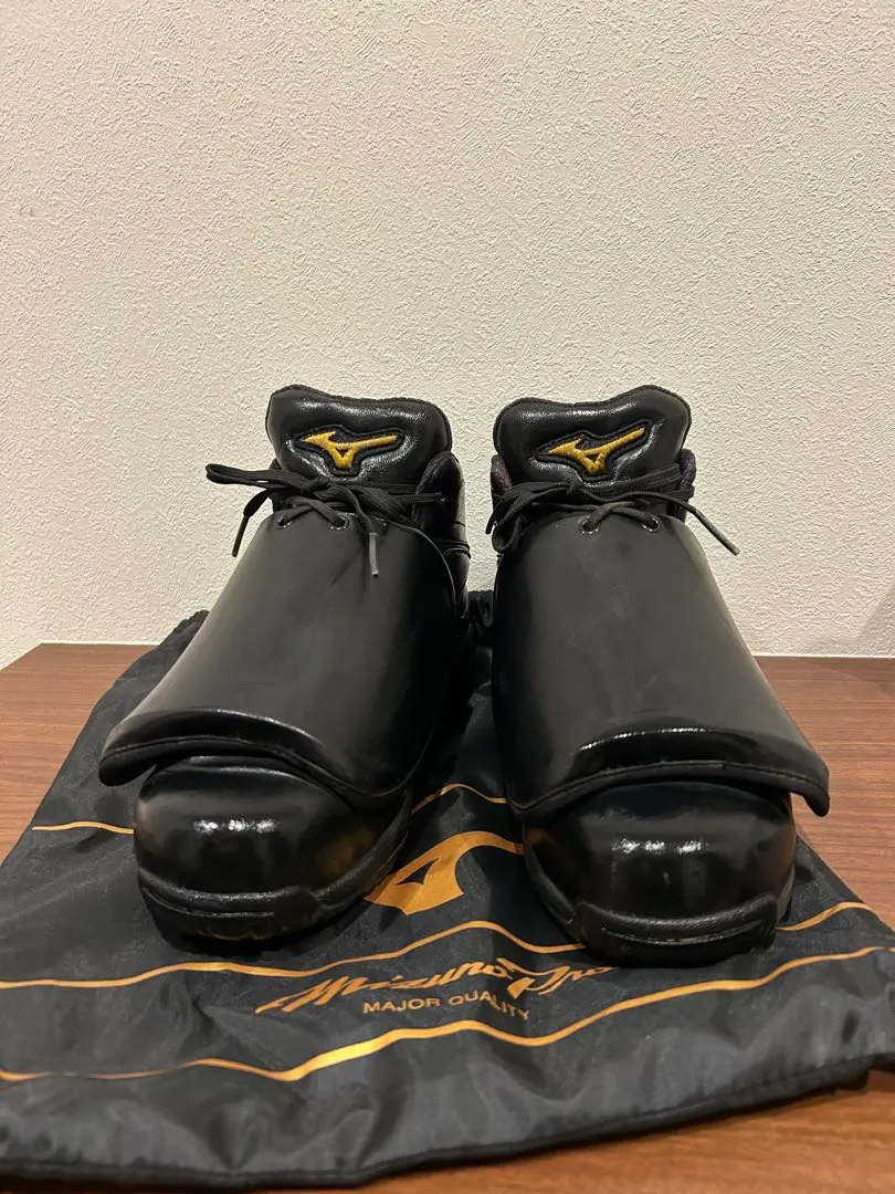 野球　ミズノプロ　審判用シューズ　球審モデル　ブラック