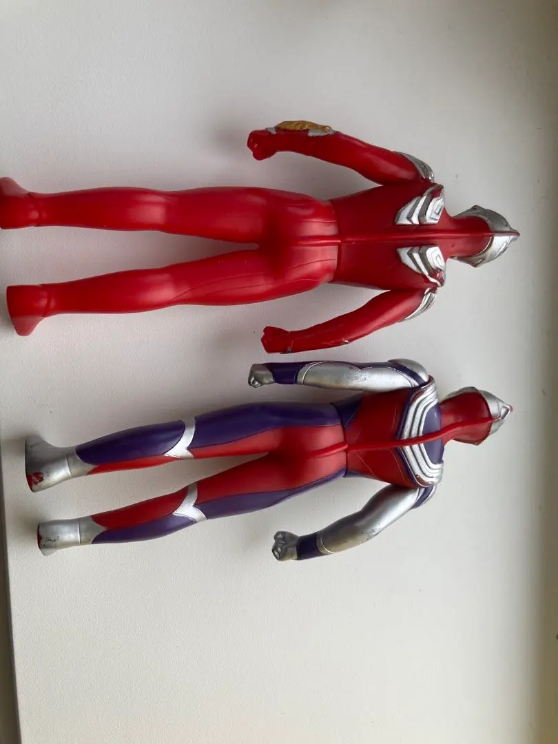 ウルトラマン フィギュア 赤