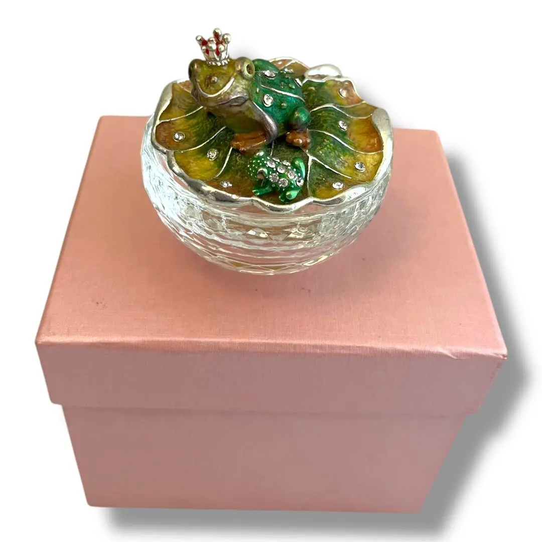 ピィアース　ジュエリーケース　ハスの上のカエル　緑目