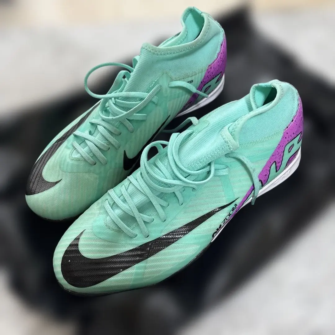 【美品】NIKE サッカー　トレーニングシューズ　25.5cm