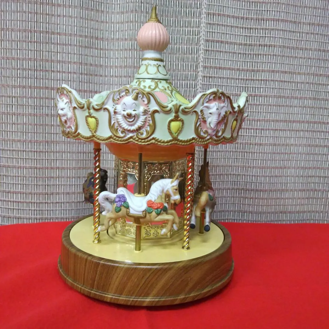 ☆期間限定特価！【WACO 陶器製メリーゴーランド ジャンク品】