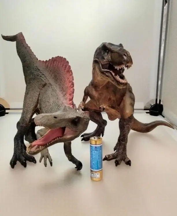 恐竜 2体　スピノサウルス　ティラノサウルス　フィギュア　NEW CANNA