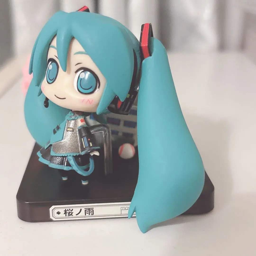 フィギュアまとめ売り　僕のヒーローアカデミア　呪術廻戦　鬼滅の刃　初音ミク ☆F280ケースに入荷しました！ 箱無しフィギュア