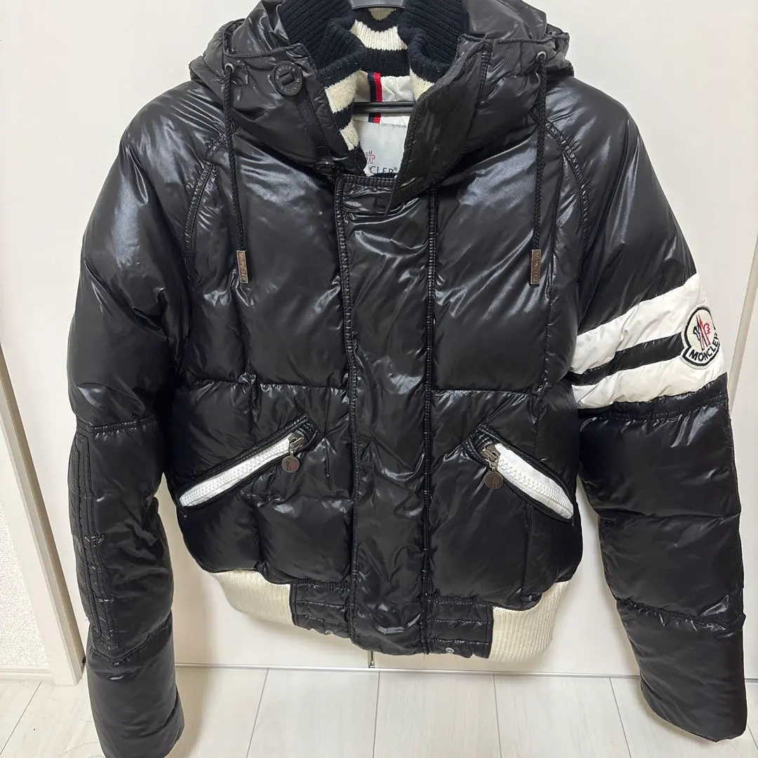 MONCLER ブラックダウンジャケット
