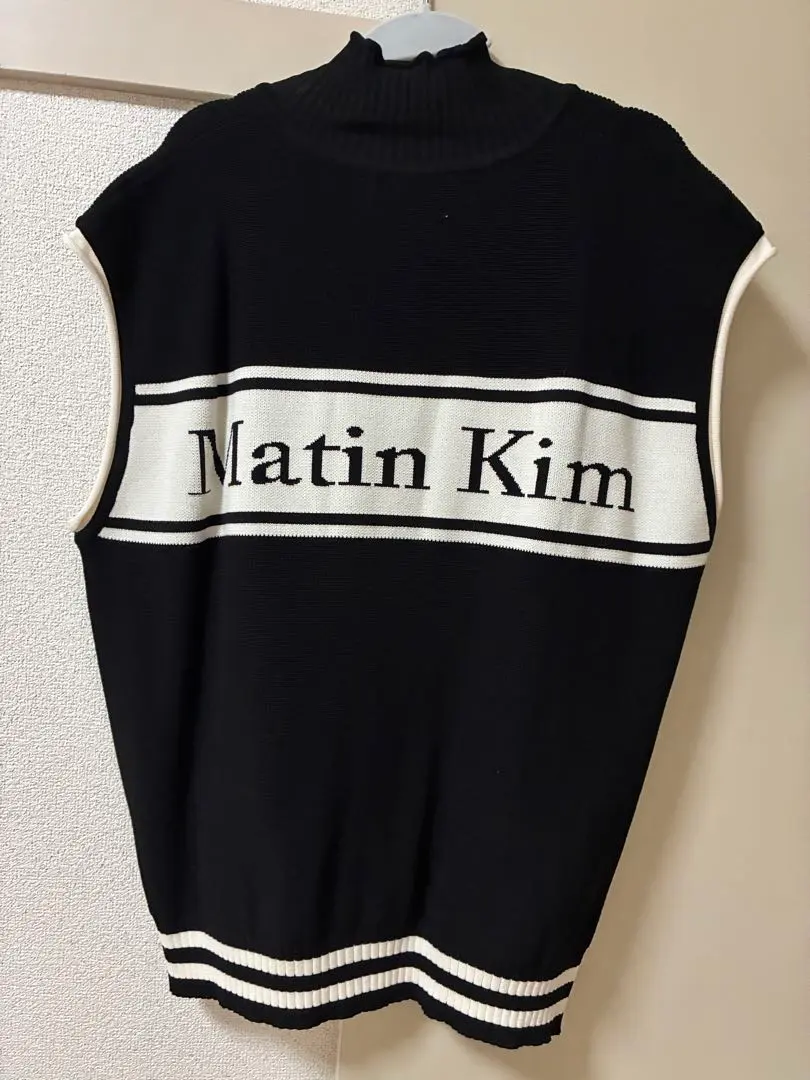 Matin Kim ノースリーブセーター 黒