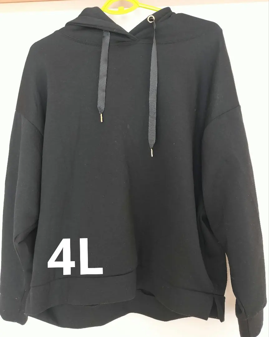 おかだゆりさんコラボ　黒スウェット4L　シミあり