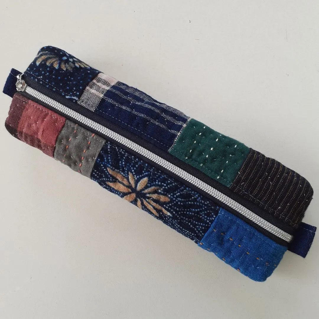 古布のスリムなペンケース　藍染　型染め　パッチワークキルト