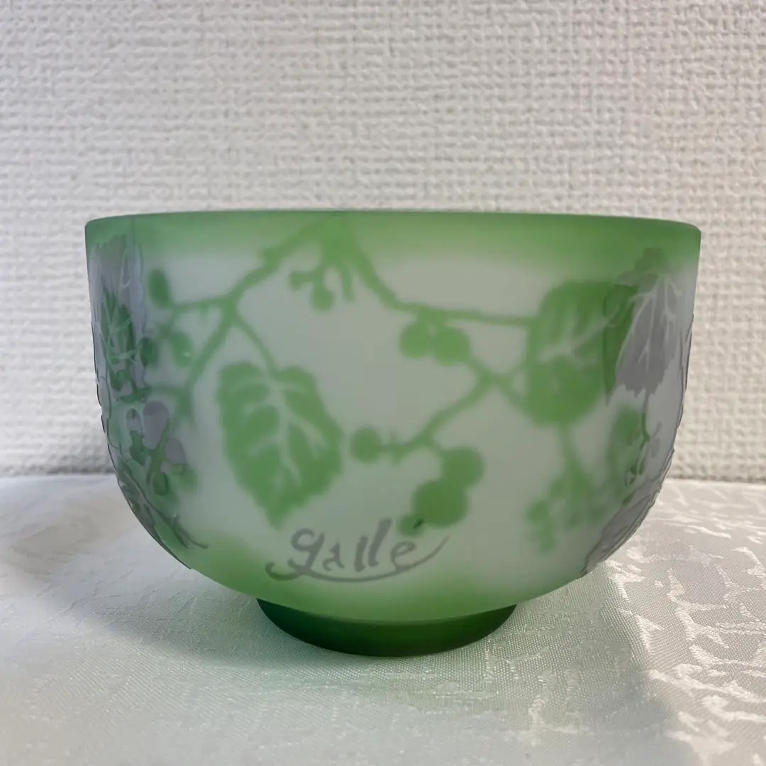 Galle ガラスボウル 緑色 葉模様