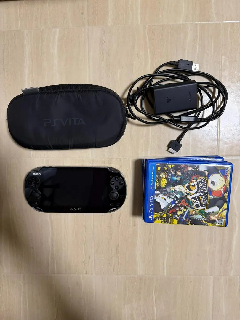 動作確認済 PS Vita PCH–1100 ケース,ゲーム複数,メモリーカード