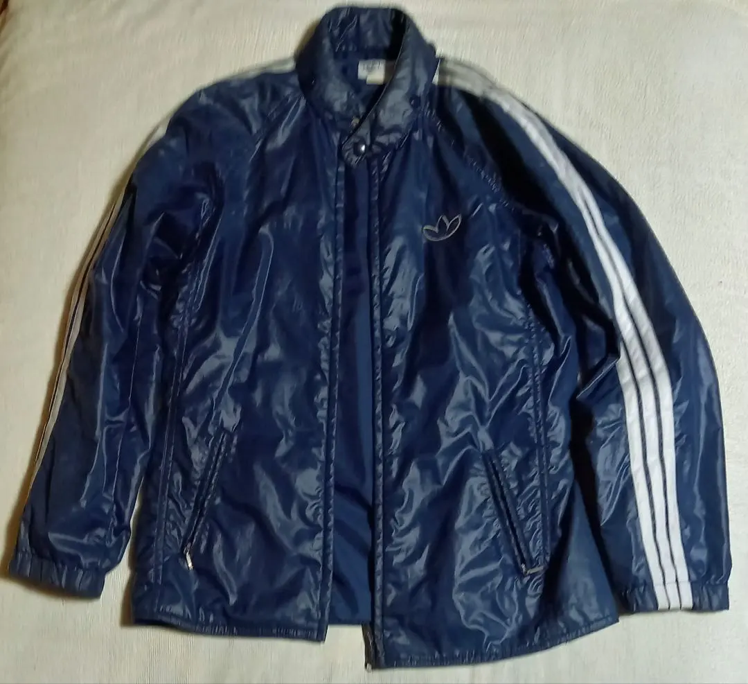 ★アディダス デサント製　刺繍ロゴ　ナイロンジャケット ネイビー　サイズO