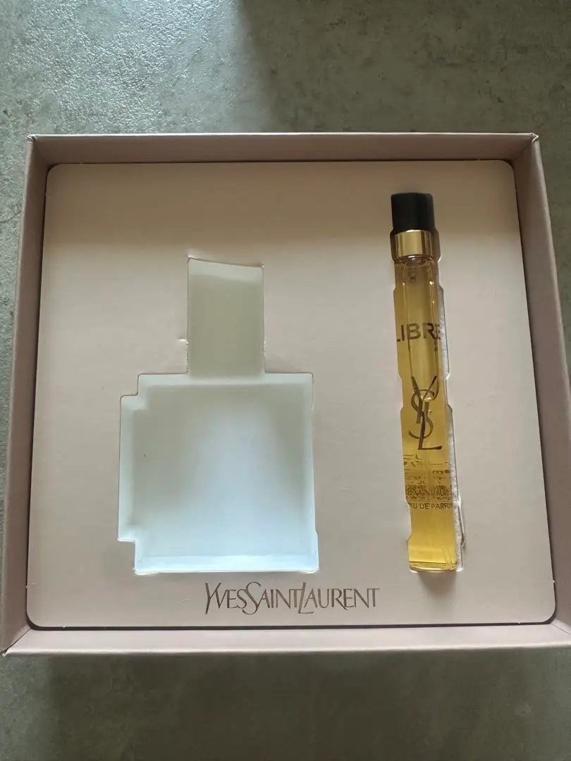 Yves Saint Laurent LIBRE ユニセックス香水