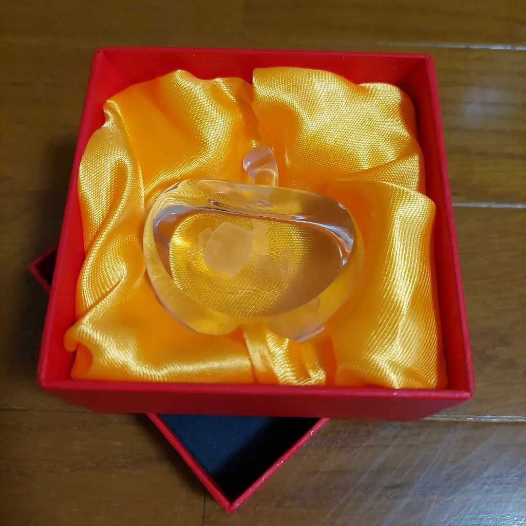 値下げしました！　クリスタル文鎮