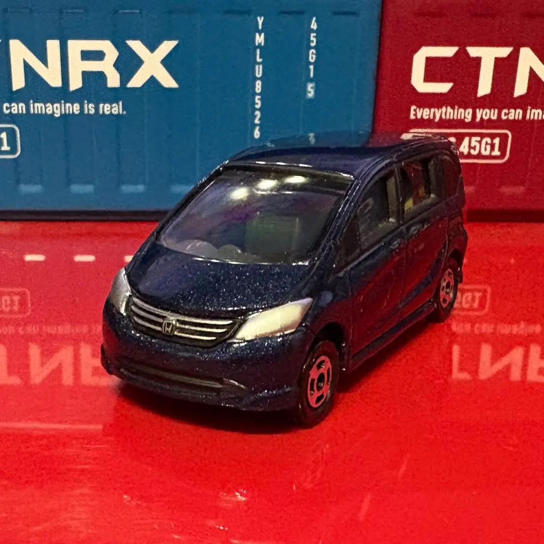 トミカ ホンダ NO.84 フリード ダークブルー廃盤①