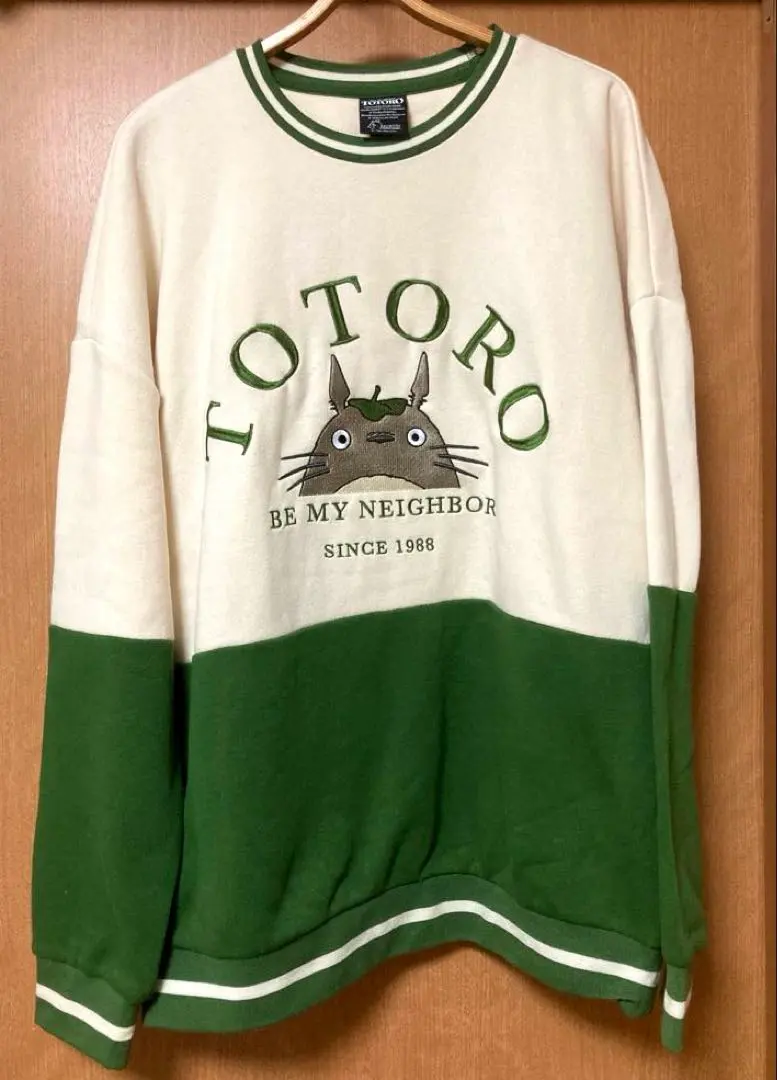 スタジオジブリ　となりのトトロ★エンブロイダリーデザインプルオーバースウェット★