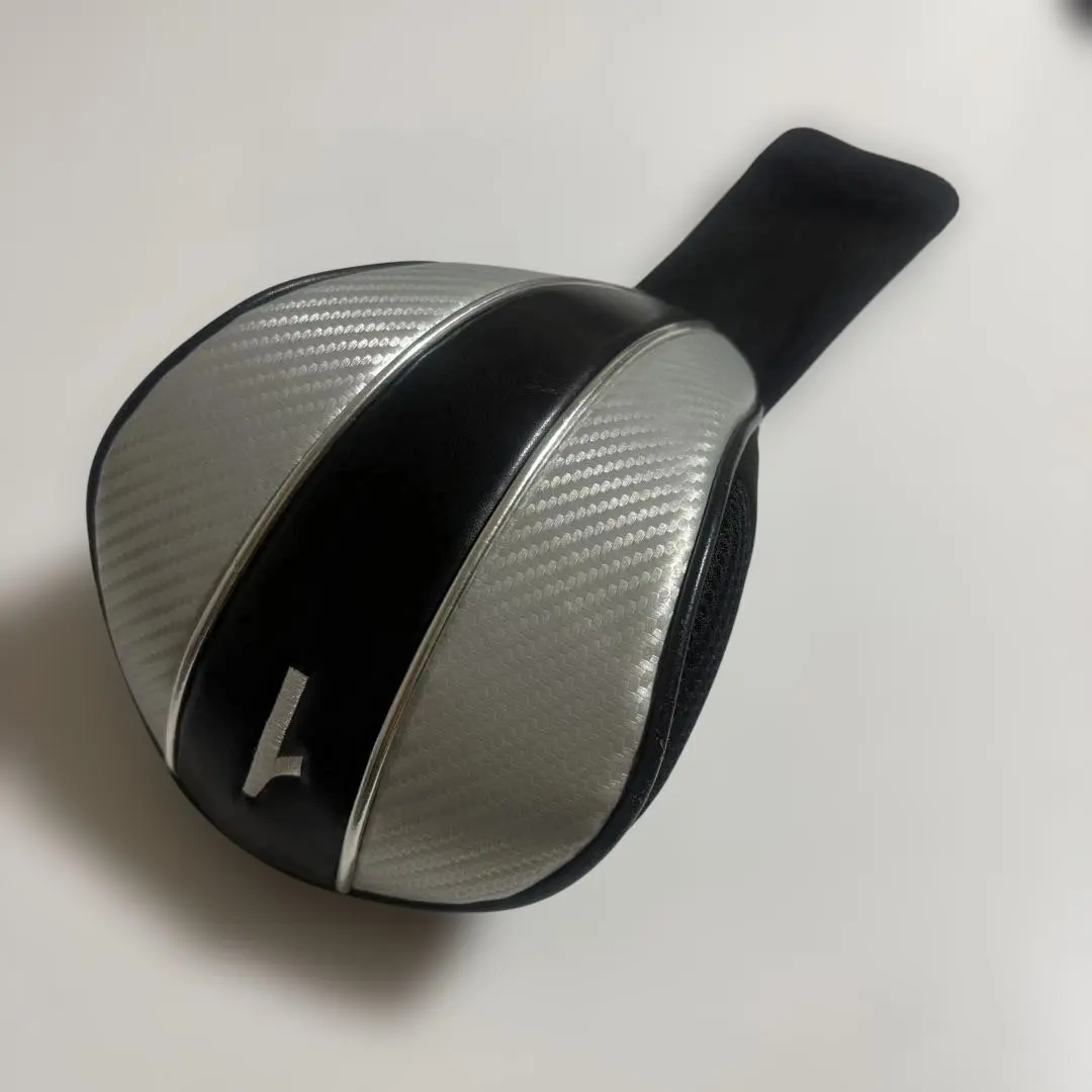 ドライバー用ヘッドカバー シルバー ブラック