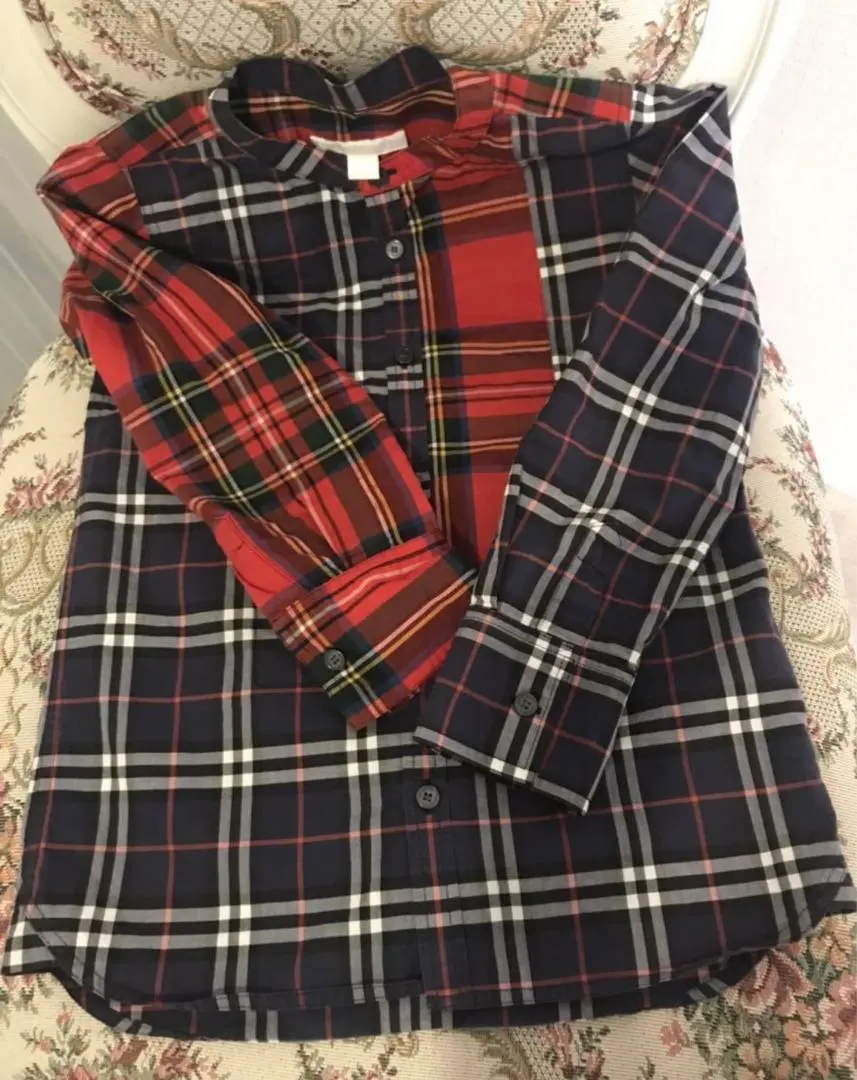 着用数回美品 バーバリーチルドレン 120サイズ 6歳 長袖シャツ キッズ子供服