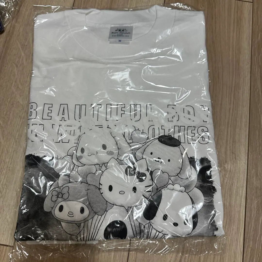 伊藤潤二×サンリオキャラクターズ 浮遊する四つ辻の美少年　白TシャツMサイズ