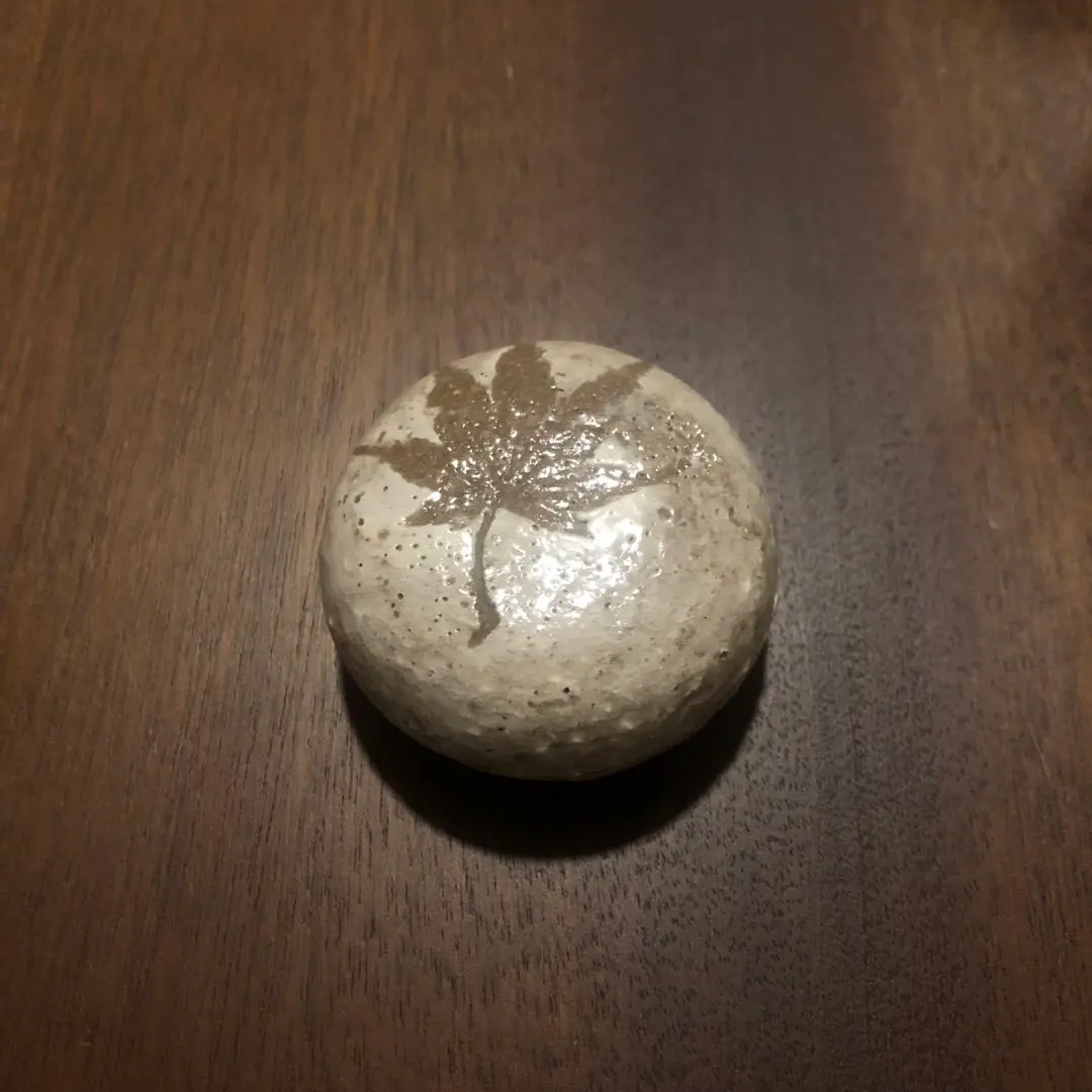 茶道具蒔絵師新田義明作桜材木地溜塗八橋蒔絵平丸香合共