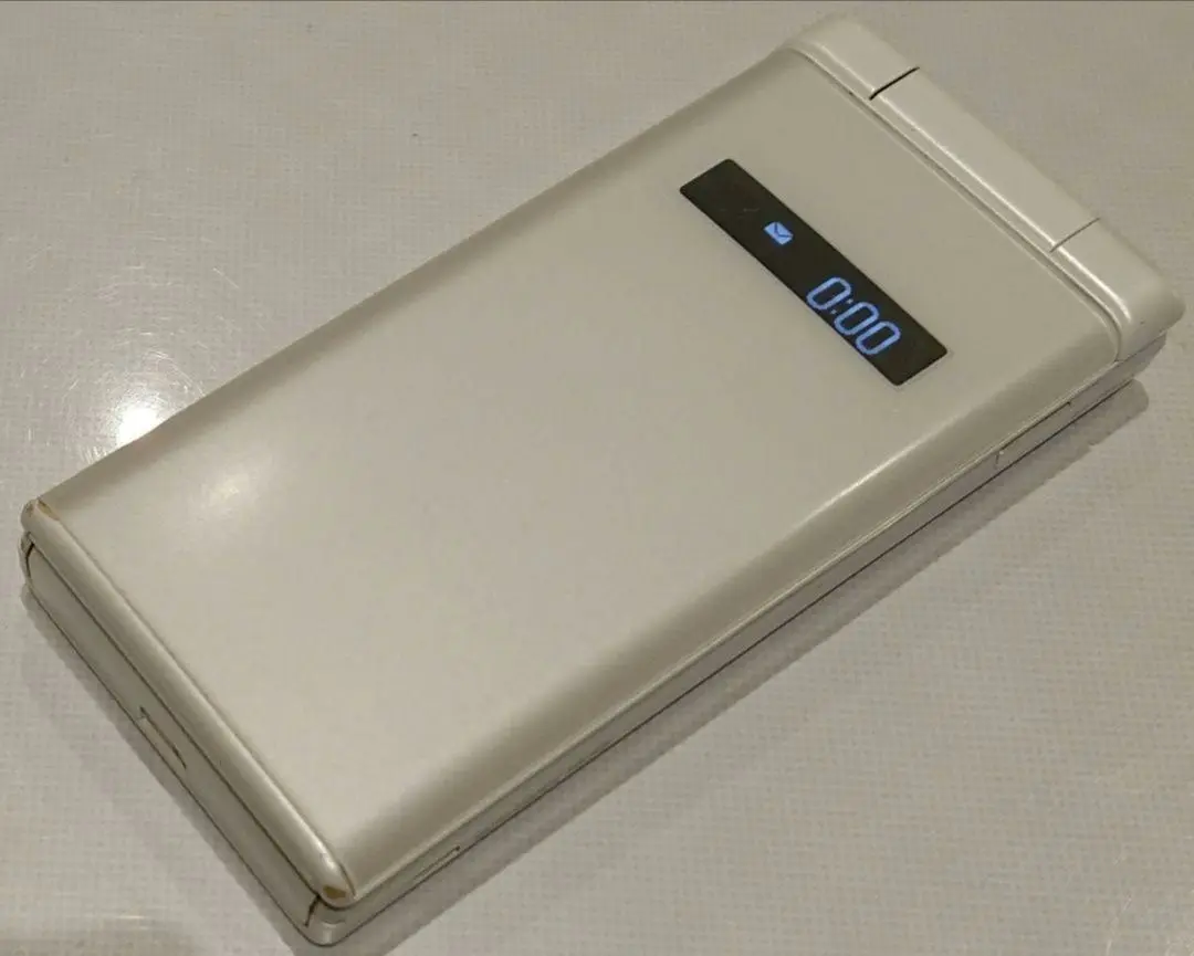 美品 SIMロック解除可 ソフトバンク 701KC WHITE ガラケー 携帯