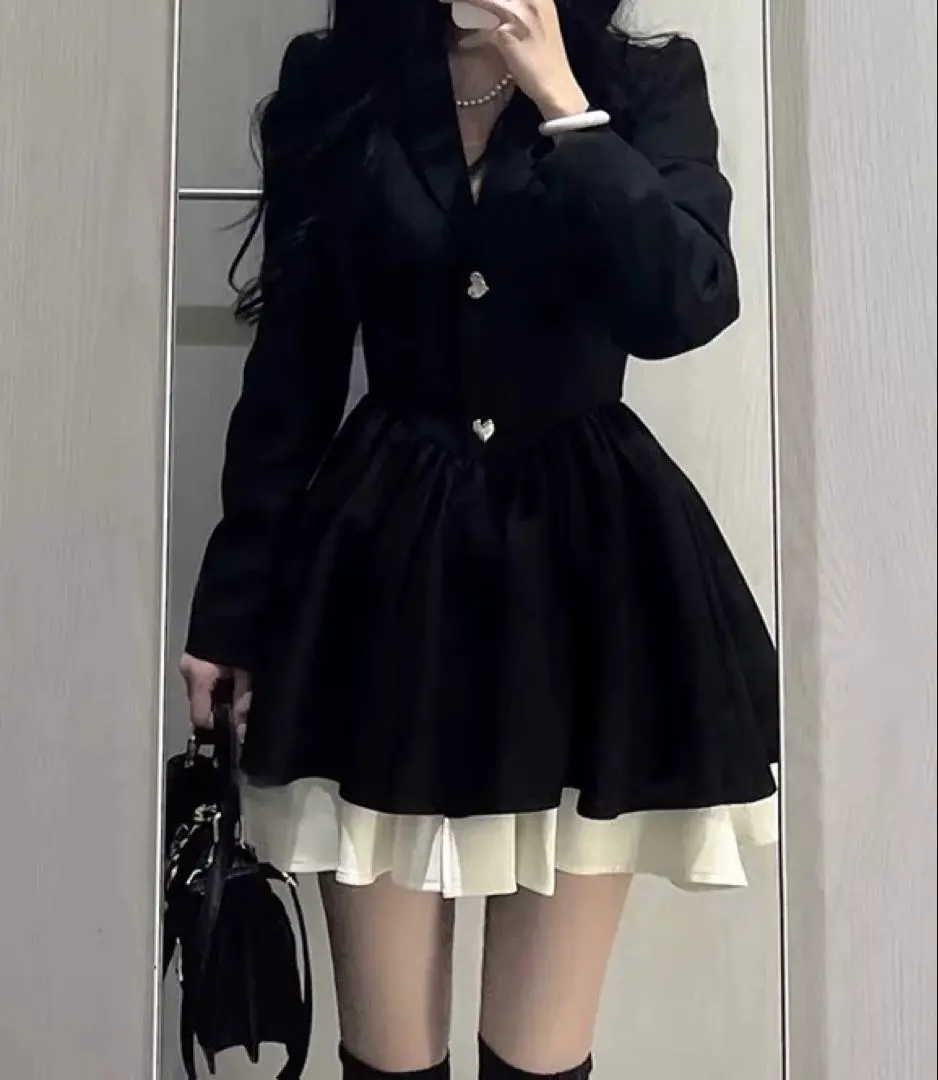 大人気❤️ミニワンピース　フリル可愛い　ハートボタン　秋冬コーデに最適