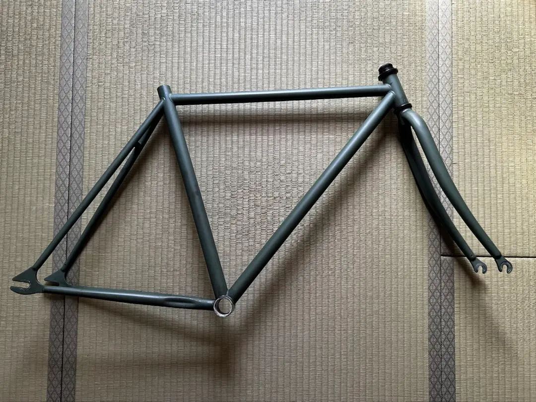 CARTELBIKES AVENUEピストフレーム　アーミーグリーン