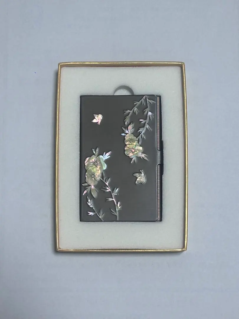 黒色花模様の螺鈿細工の名刺入れ、カードケース