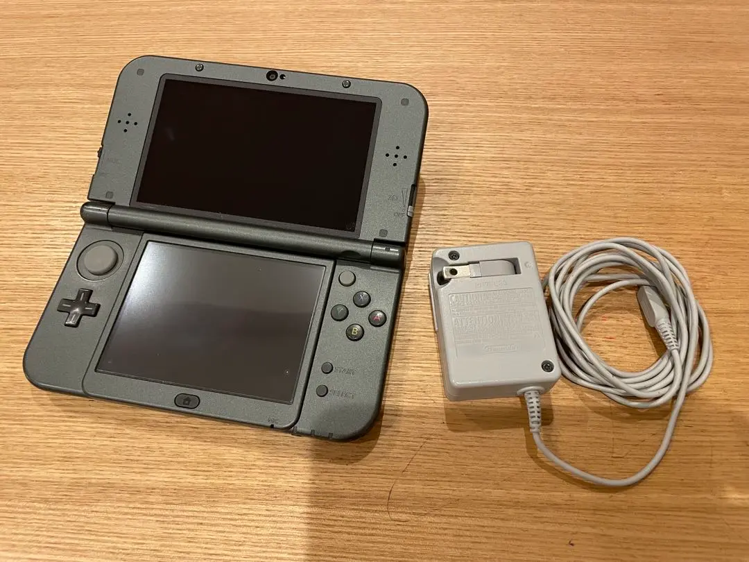 New ニンテンドー3DS LL メタリックブラック　本体