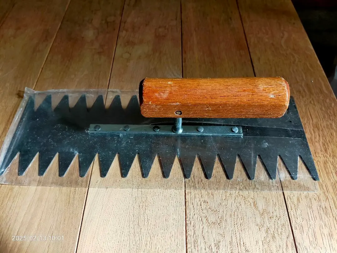 ノコギリ型コテ 約30cm
