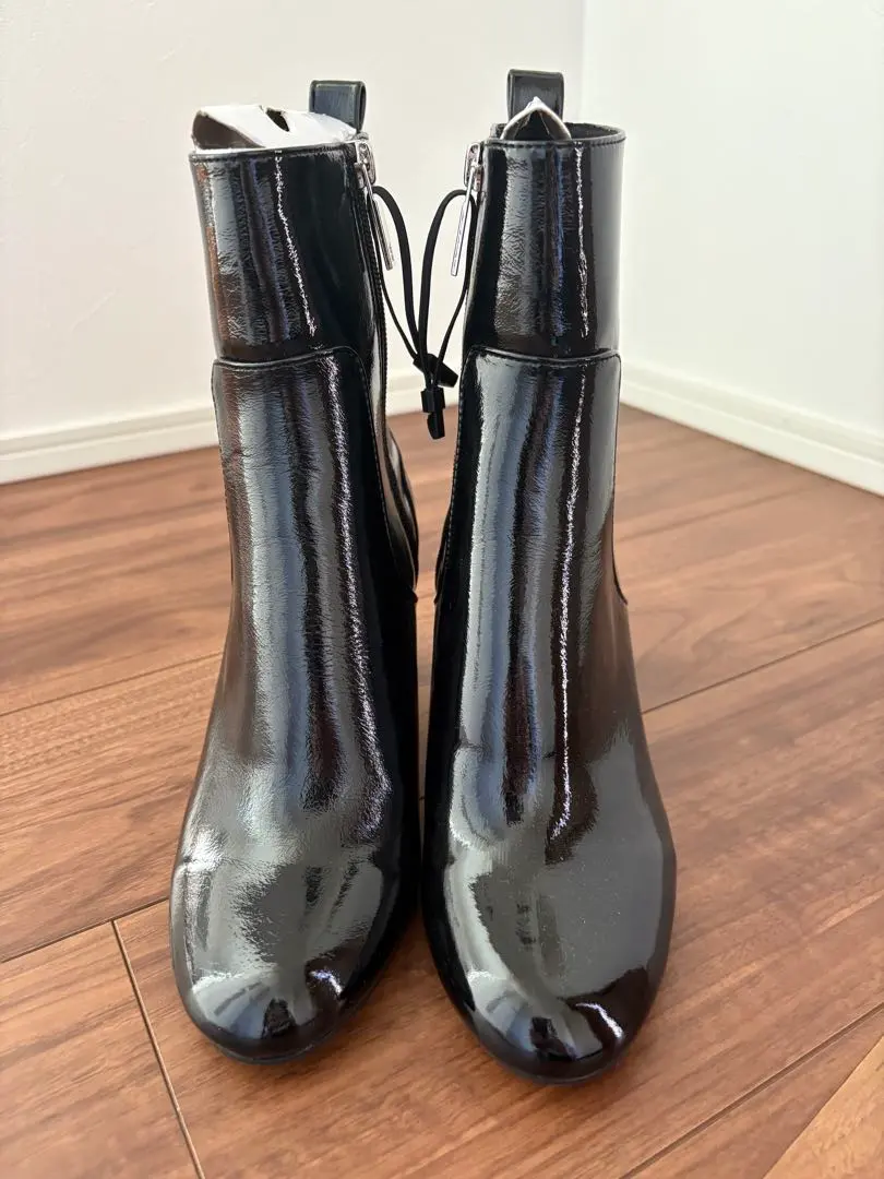 ZARAエナメルショートブーツ　サイズ38