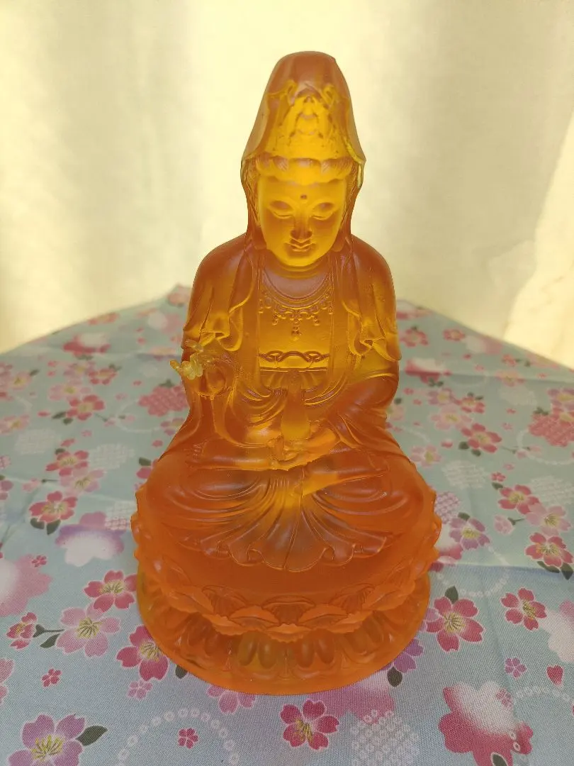 ☯ ☯ 仏像　観音菩薩　厄除け　お守り　蓮の花台座付き　縁起物