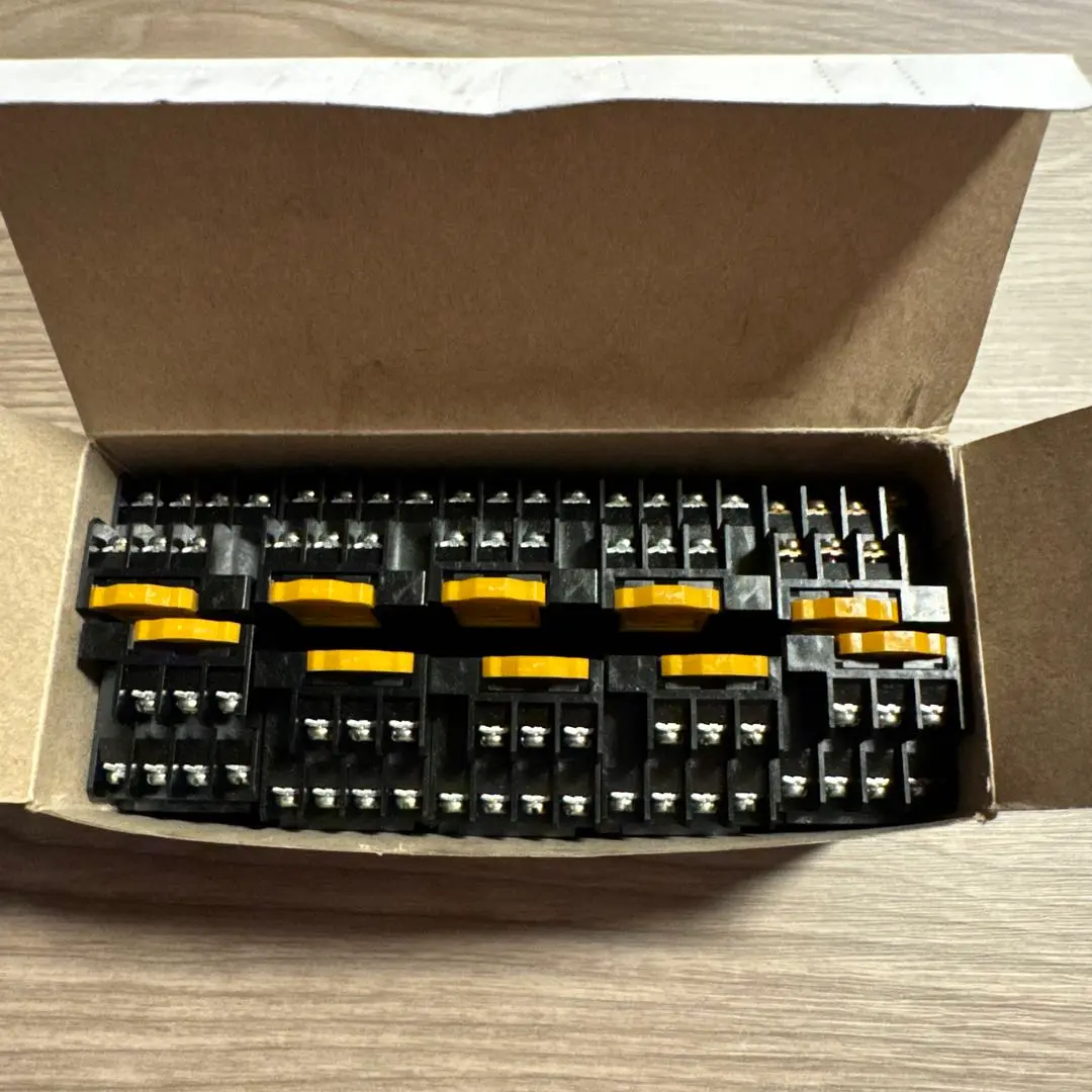 新品未使用　オムロン PYF14A 10個セット