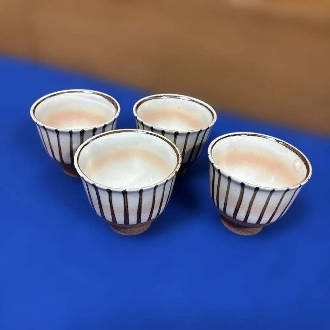 ストライプ模様の湯飲み4個セット