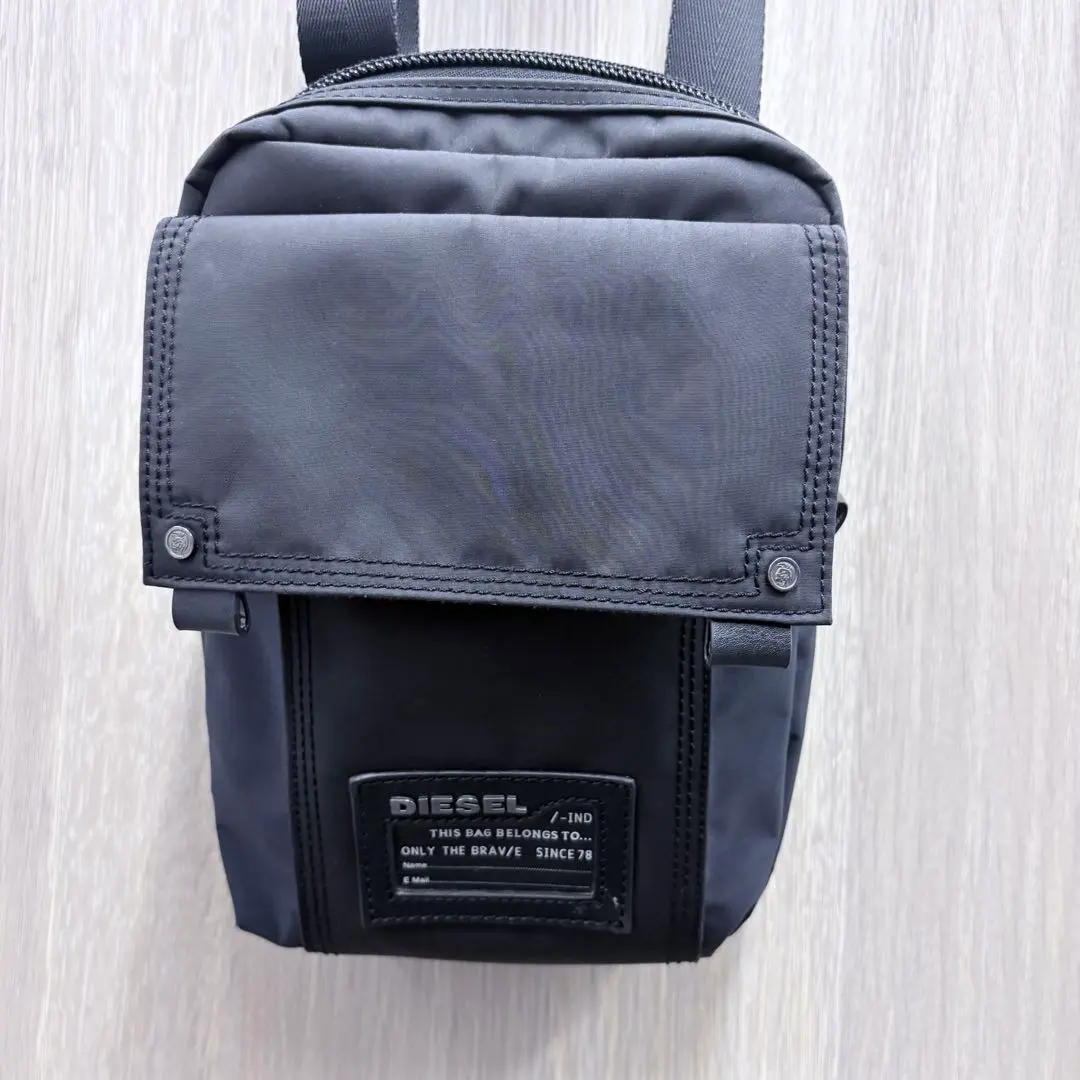 DIESEL ディーゼル ショルダーバッグ ユニセックス ブラック