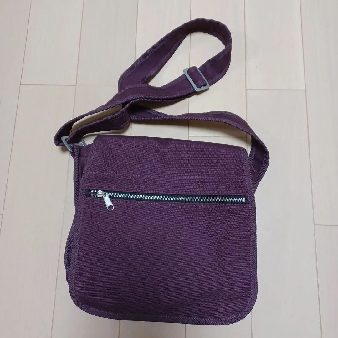 eastpak パープル メッセンジャーバッグ
