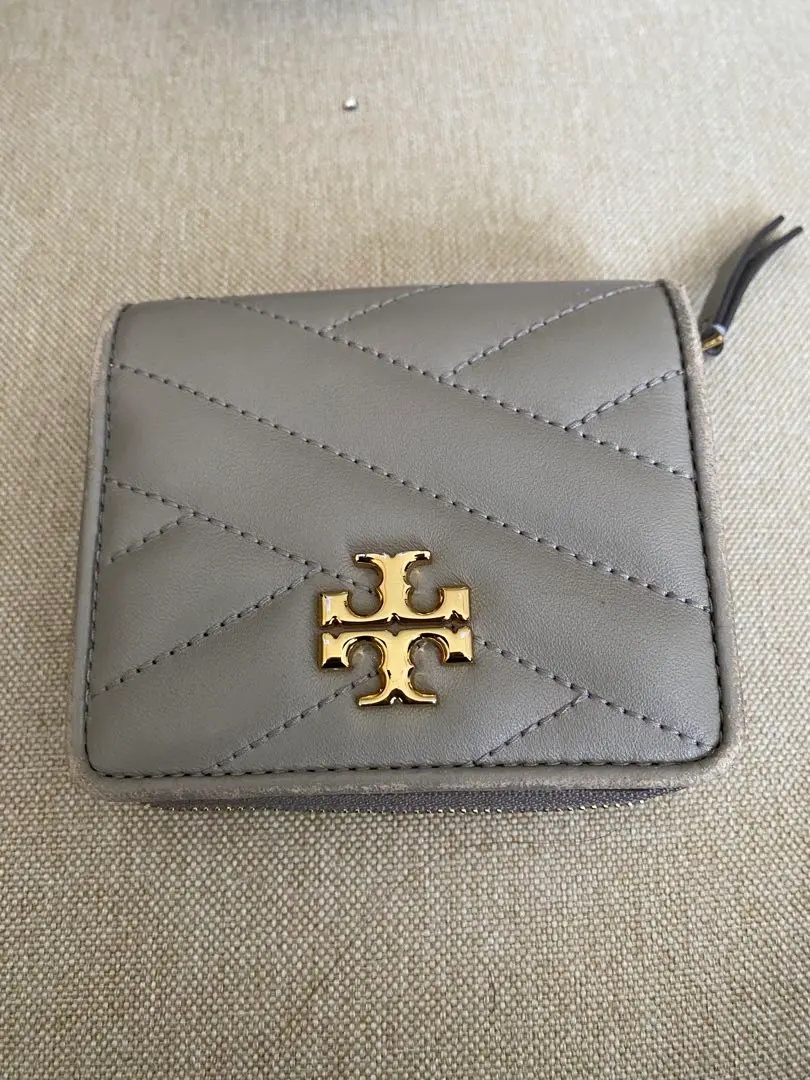 トリーバーチ二つ折り財布
