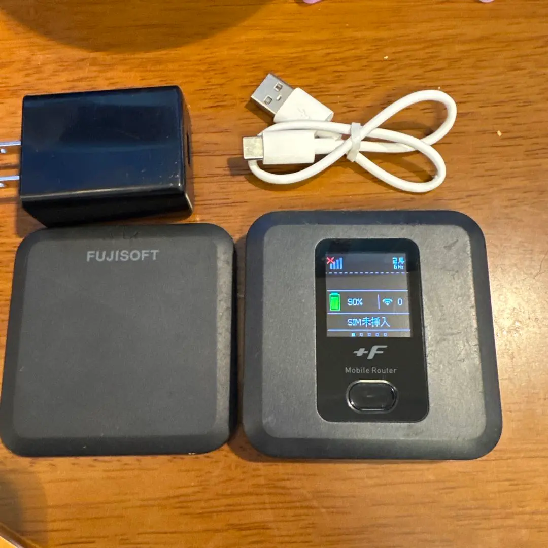 FUJISOFT FS040Wモバイルルーター