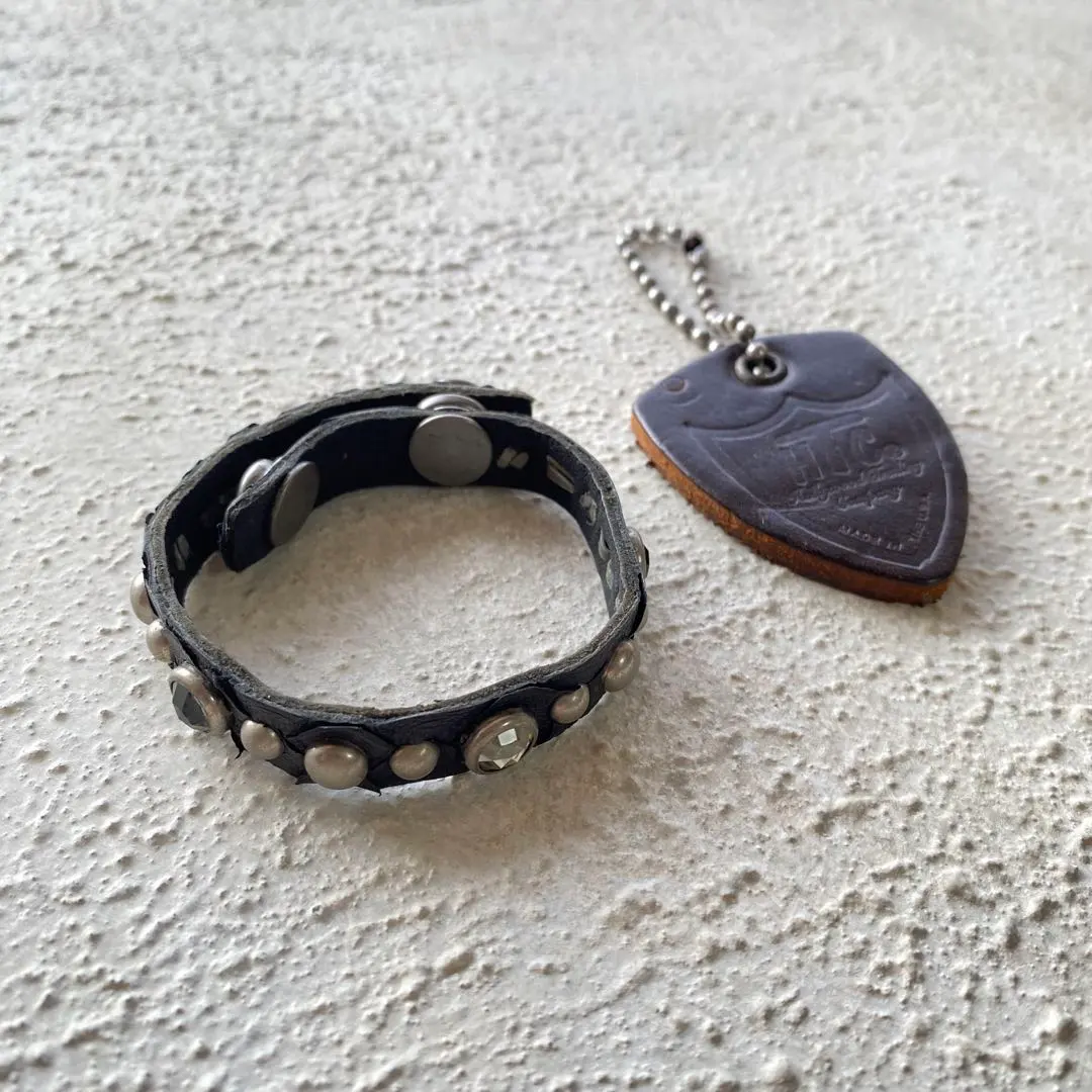 HTC エイチティーシー スタッズ パイソン レザー バングル ブレスレット