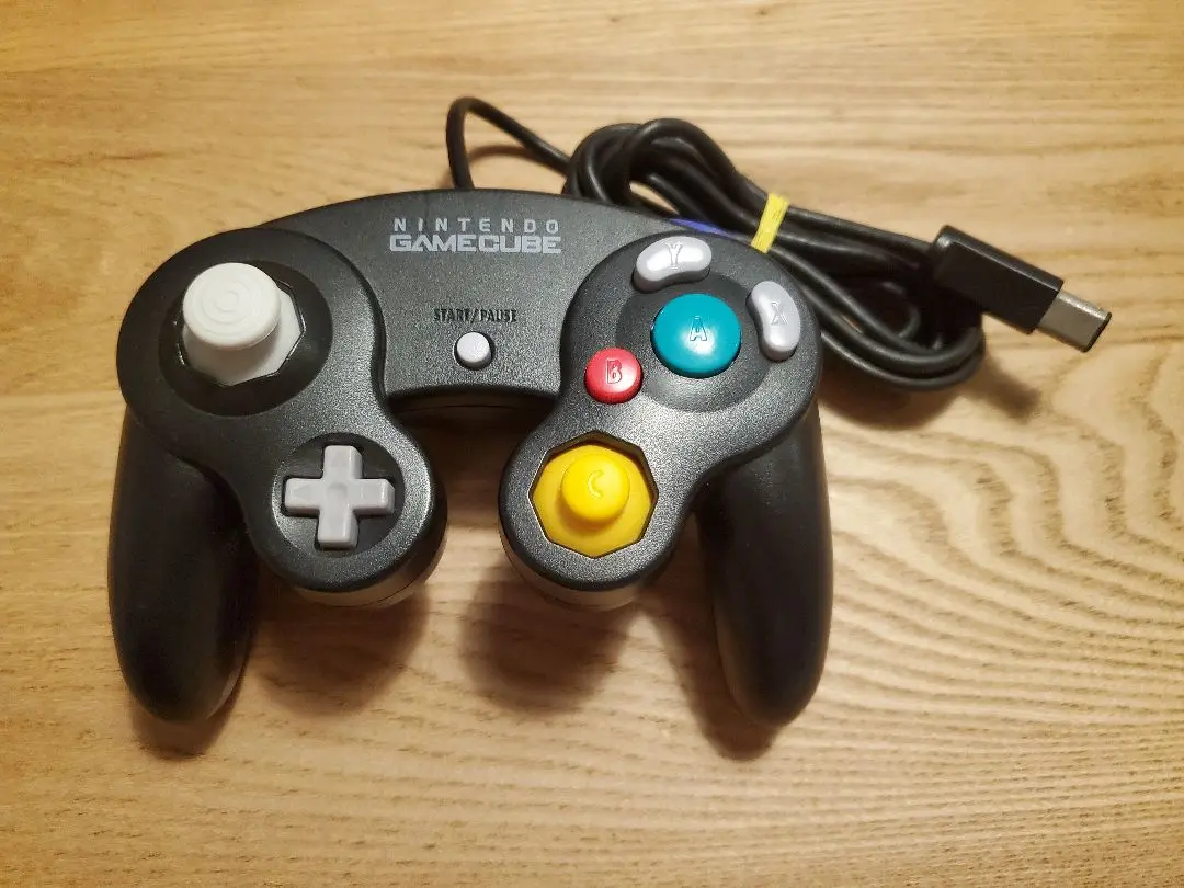 NINTENDO GAMECUBE コントローラー 　黒