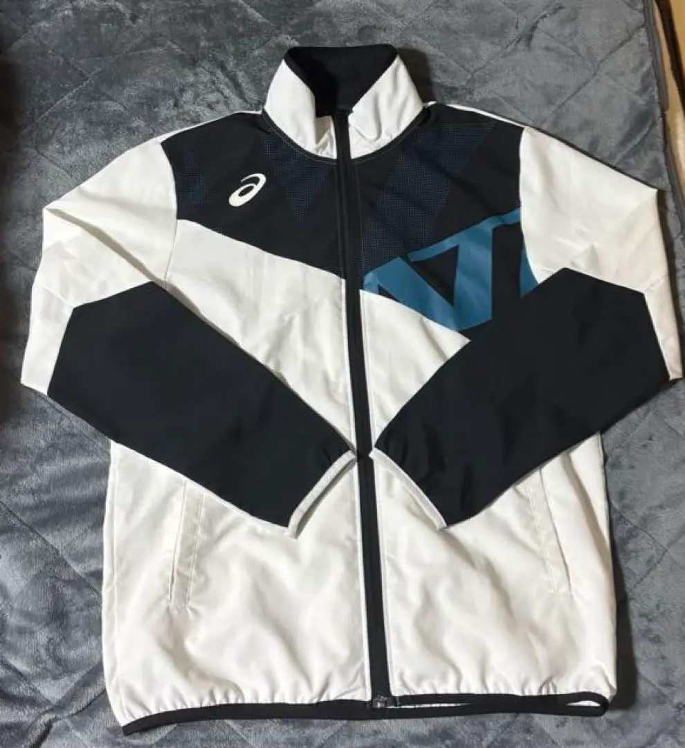 アシックス　ウィンドブレーカー　Lサイズ