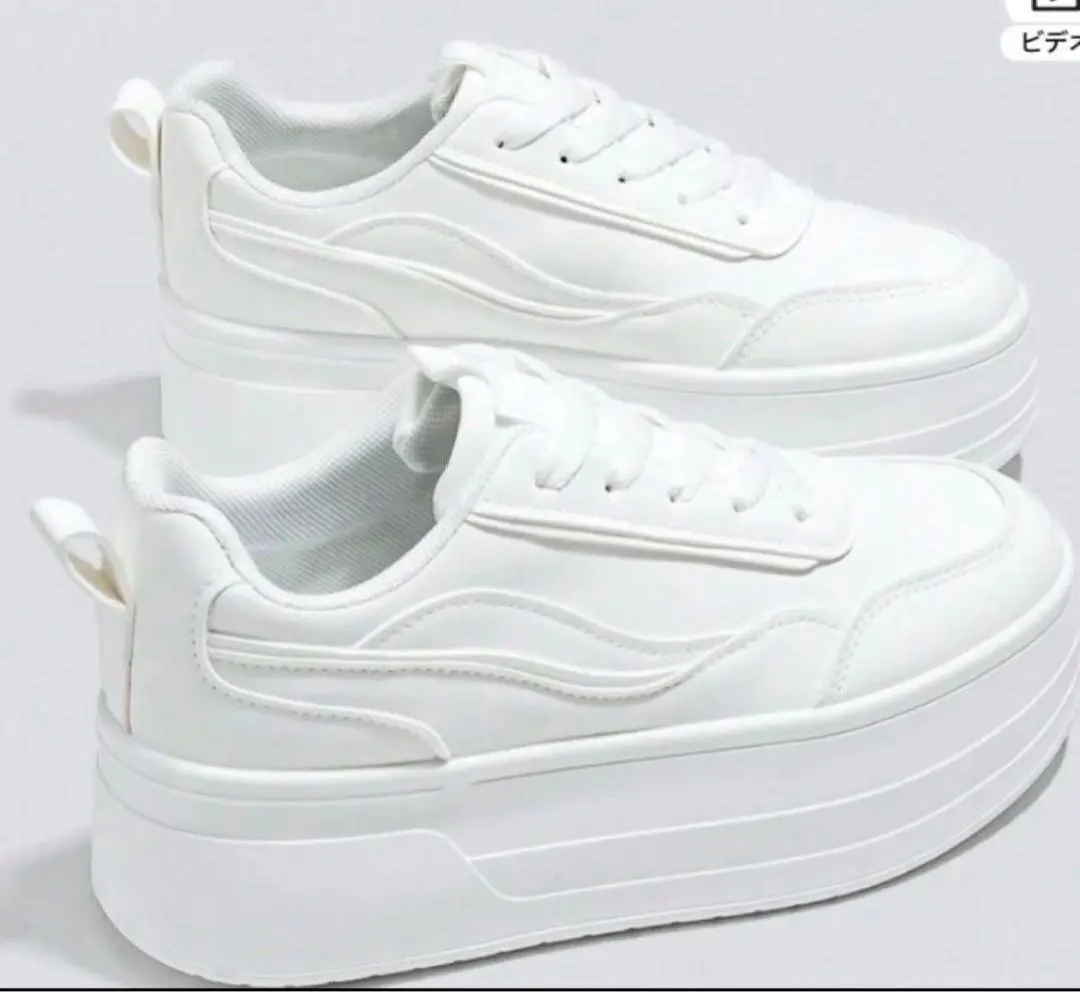 新品！厚底スニーカー　美脚効果ホワイトスニーカー　23cm